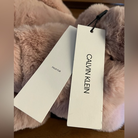 NWT Calvin Klein Faux Fur Coat - Picture 2 of 3